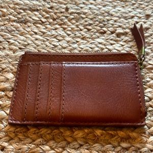 Madewell card coin purse. 4 card slot. Outside slip pocket. Top zip coin 5x3 1/2